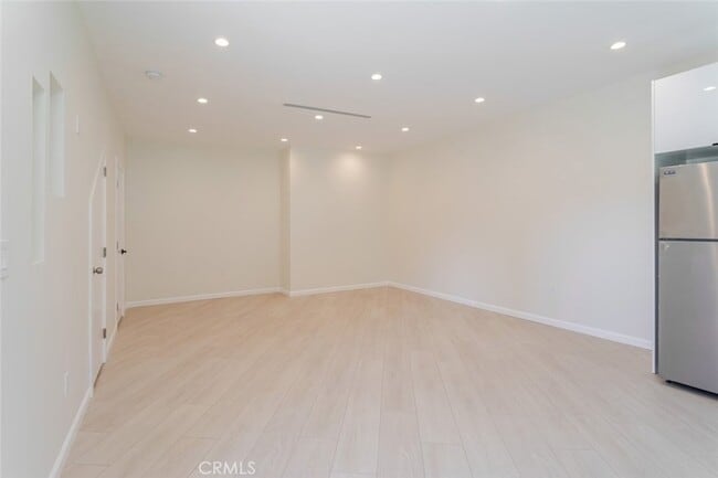 Building Photo - 10787 Las Lunitas Ave