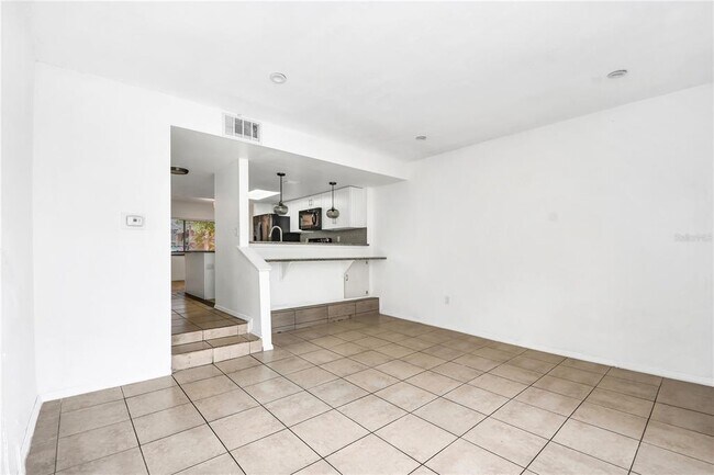 Building Photo - 5890 Windhover Dr