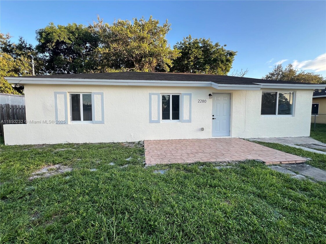 Primary Photo - 2280 NW 154th St