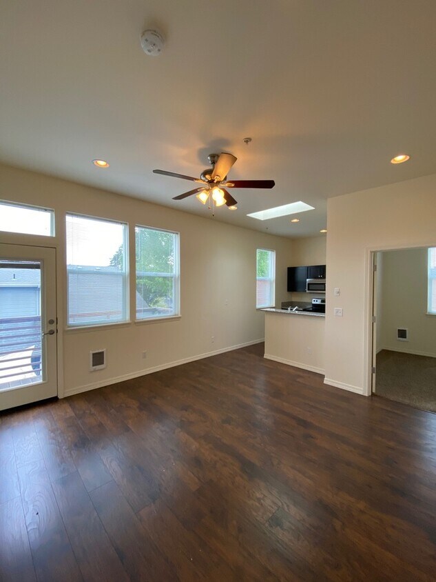 Foto principal - 4720 NE Glisan St