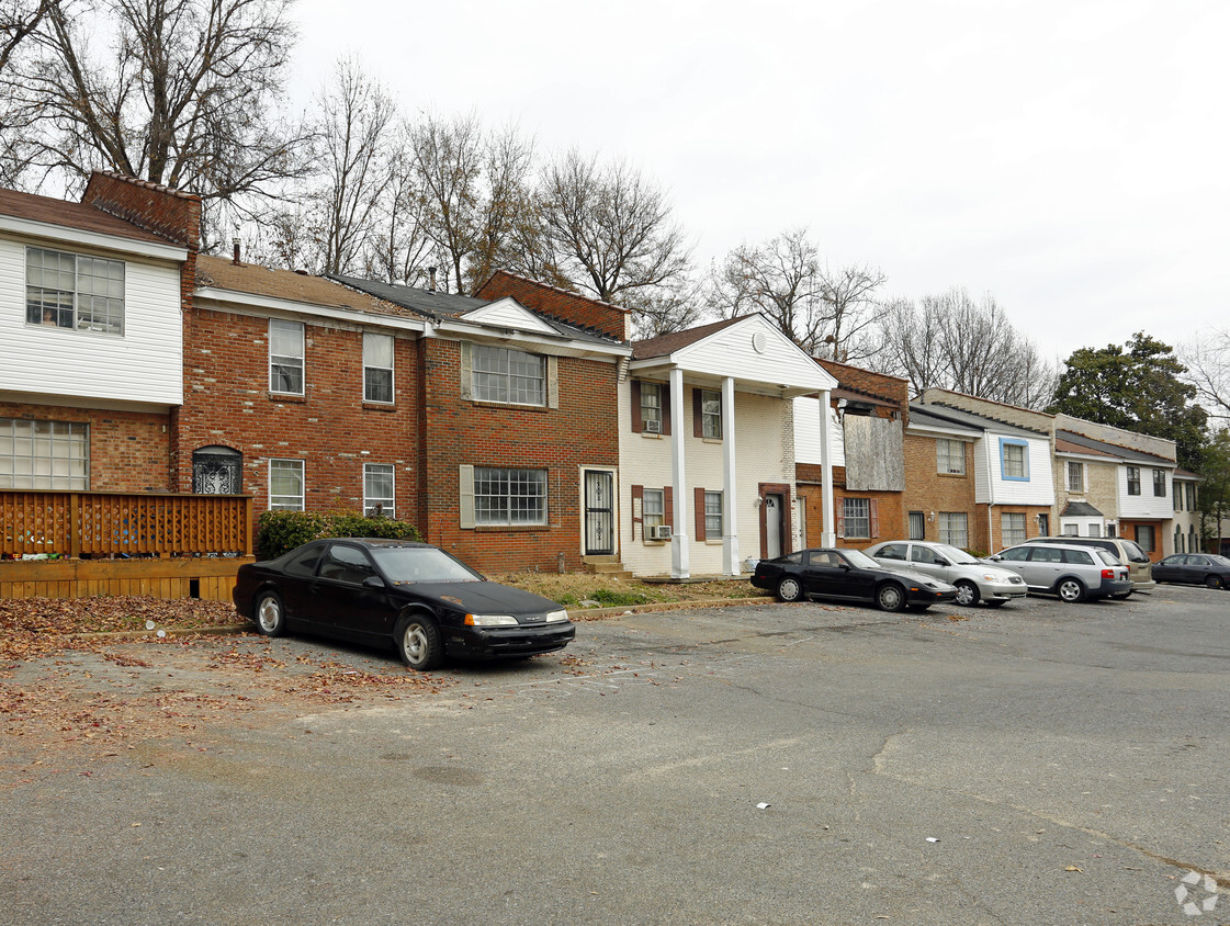 Building Photo - Raleigh Square Condonminiums