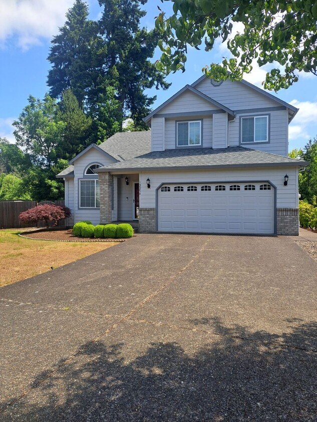 Primary Photo - Beautiful setting 4 bedroom A/C Available Now