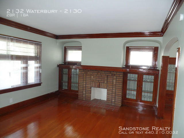 Building Photo - 2 Bedroom Duplex, Recently Renovated