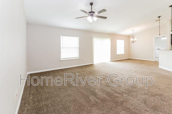 Building Photo - 16851 SW 41st Ave Rd