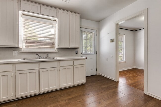 Building Photo - 2140 Montalba Ave