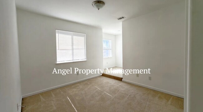 Building Photo - 1475 Garold Ln