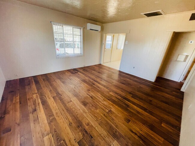 Building Photo - Casita Style Apartments In Tucson's Historical Neighborhoods!