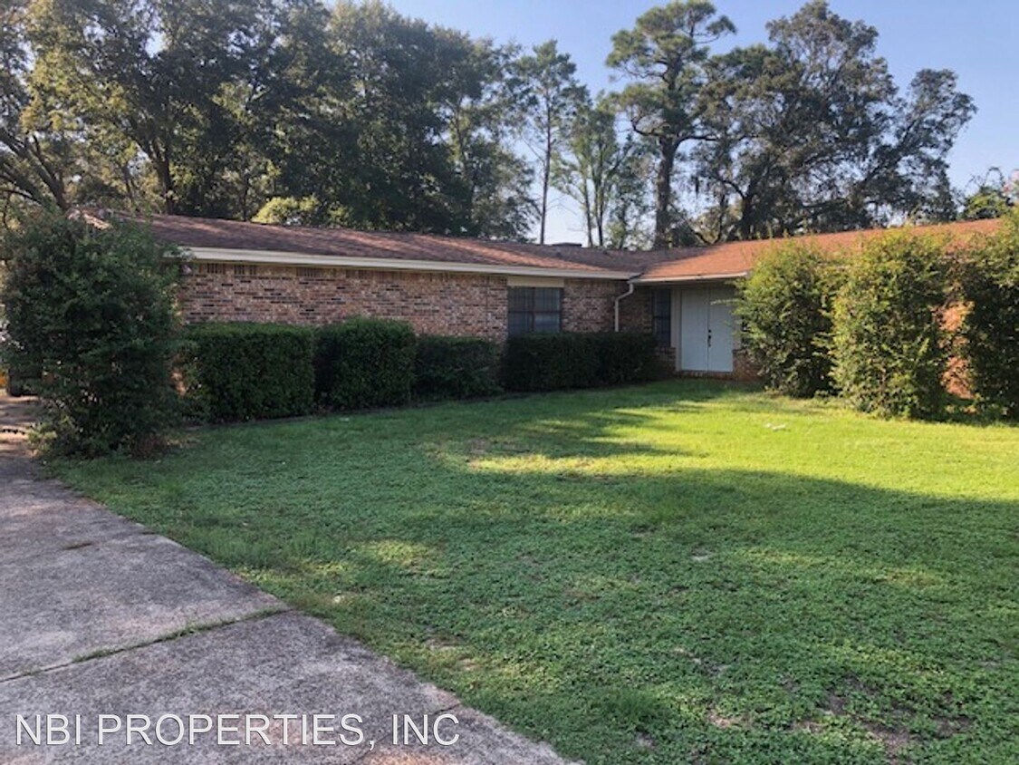 4 br, 2 bath House 57 CINDRELLA LANE NW House Rental in Fort Walton