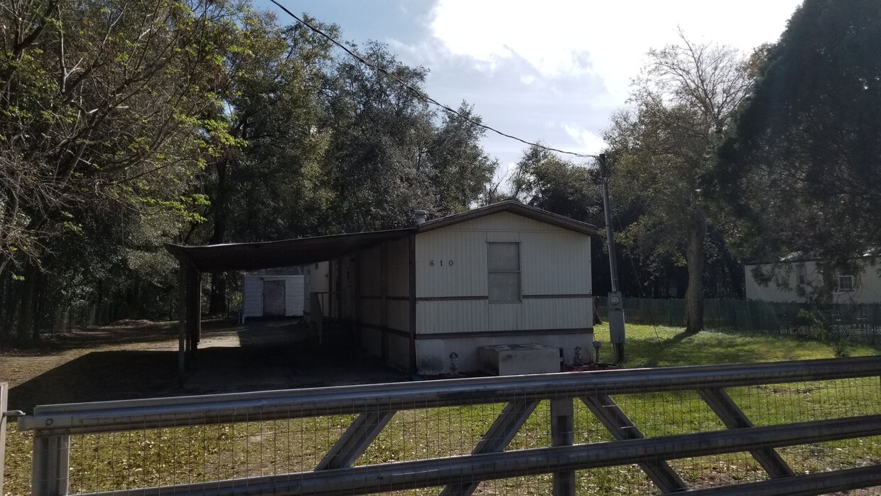 Primary Photo - 610 Evans Ave