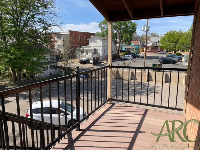 Building Photo - 411 W 11th St