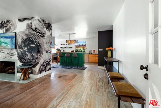 Foto del edificio - 8256 Tuscany Ave