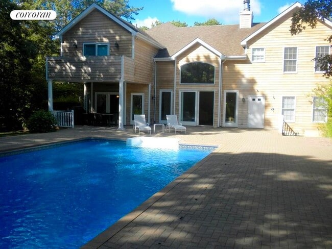 Building Photo - 2642 Quogue Riverhead Rd