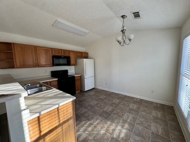 Building Photo - 161 Cold Water Terrace