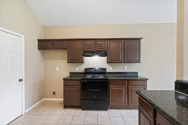 Foto del edificio - 9104 N Green River Dr