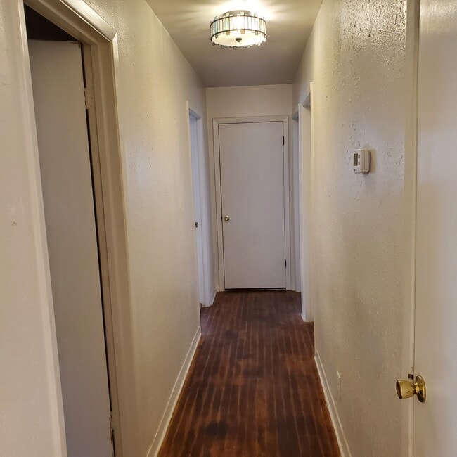 Building Photo - 115 Encino Grande St