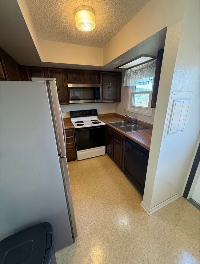 Building Photo - Spacious 5 Bedroom Home in South Fort Collins with Beautiful Views!