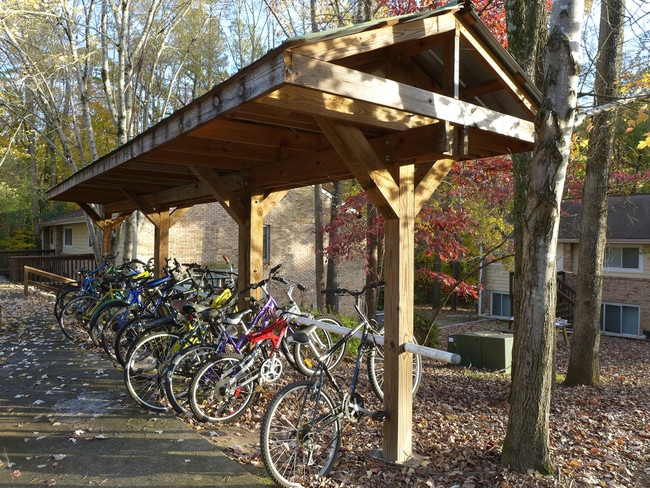 Beautiful 4, 5, and 6 Bedroom Duplexes!! - Beautiful 4, 5, and 6 Bedroom Duplexes!! Apartments