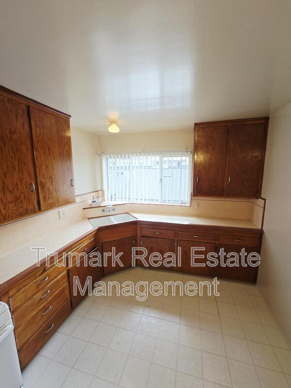 Primary Photo - 311 N Pacific Ave