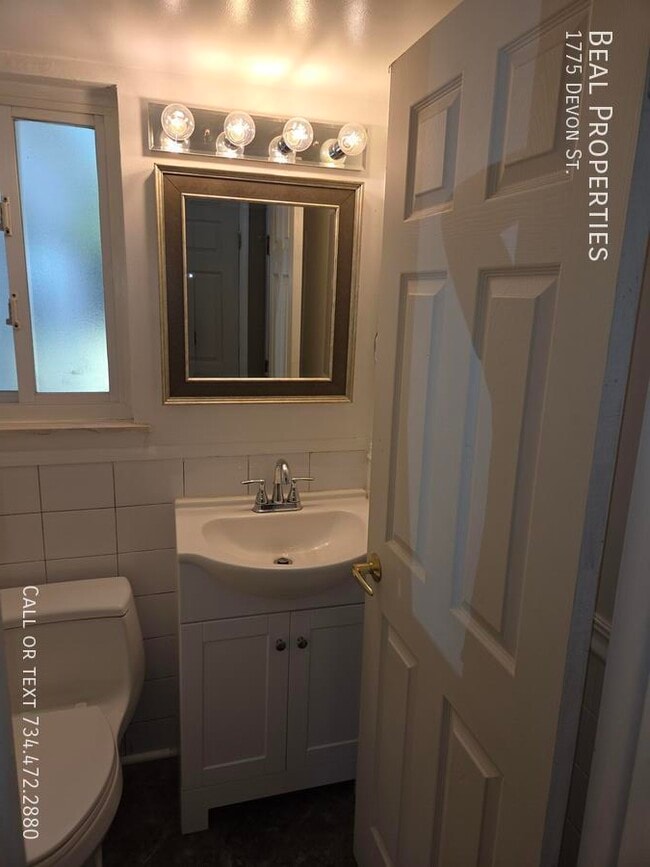 Building Photo - 1775 Devon St