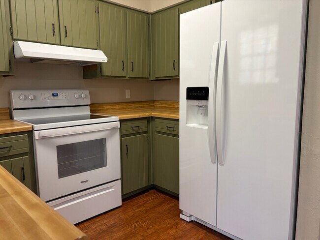 Foto del edificio - 4201 Woodhill Ct