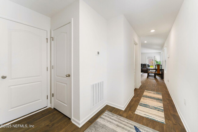 Building Photo - 47 Chesterwood Rd