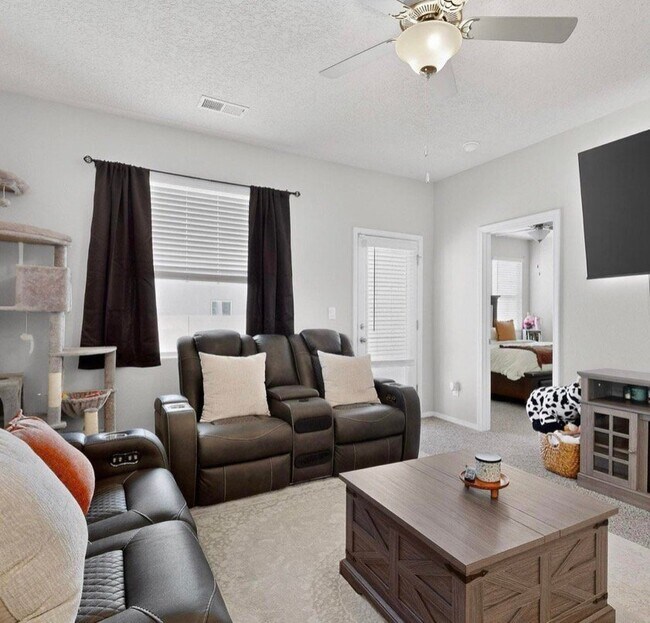 Foto del edificio - 10650 Valedon Ln SW