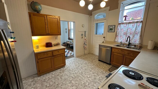 Foto del edificio - 155 E 12th St