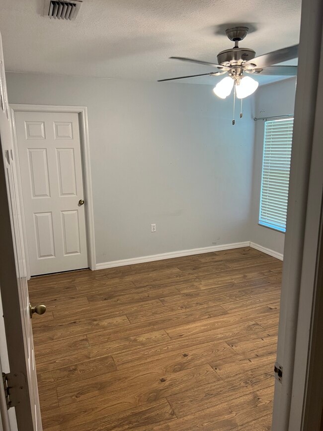 Building Photo - 1617 Broken Branch Dr