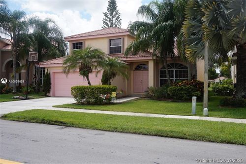 Building Photo - 561 SW 181st Ave