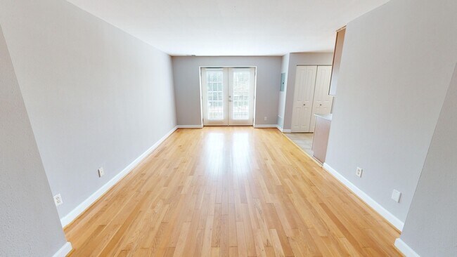 Building Photo - 5630 Pershing Ave