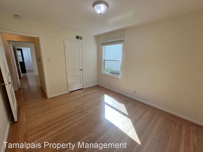 Building Photo - 2 br, 2 bath House - 18 Chanticleer Street