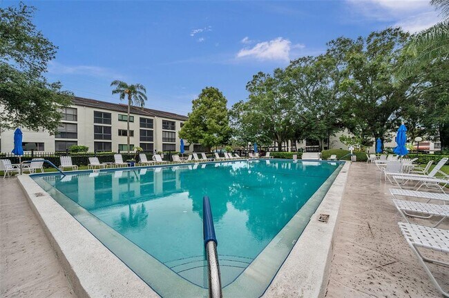Foto del edificio - 2583 Countryside Blvd