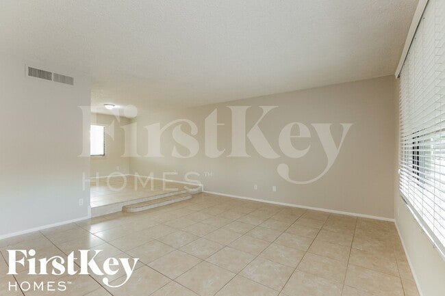 Foto del edificio - 4501 S Forest Ave