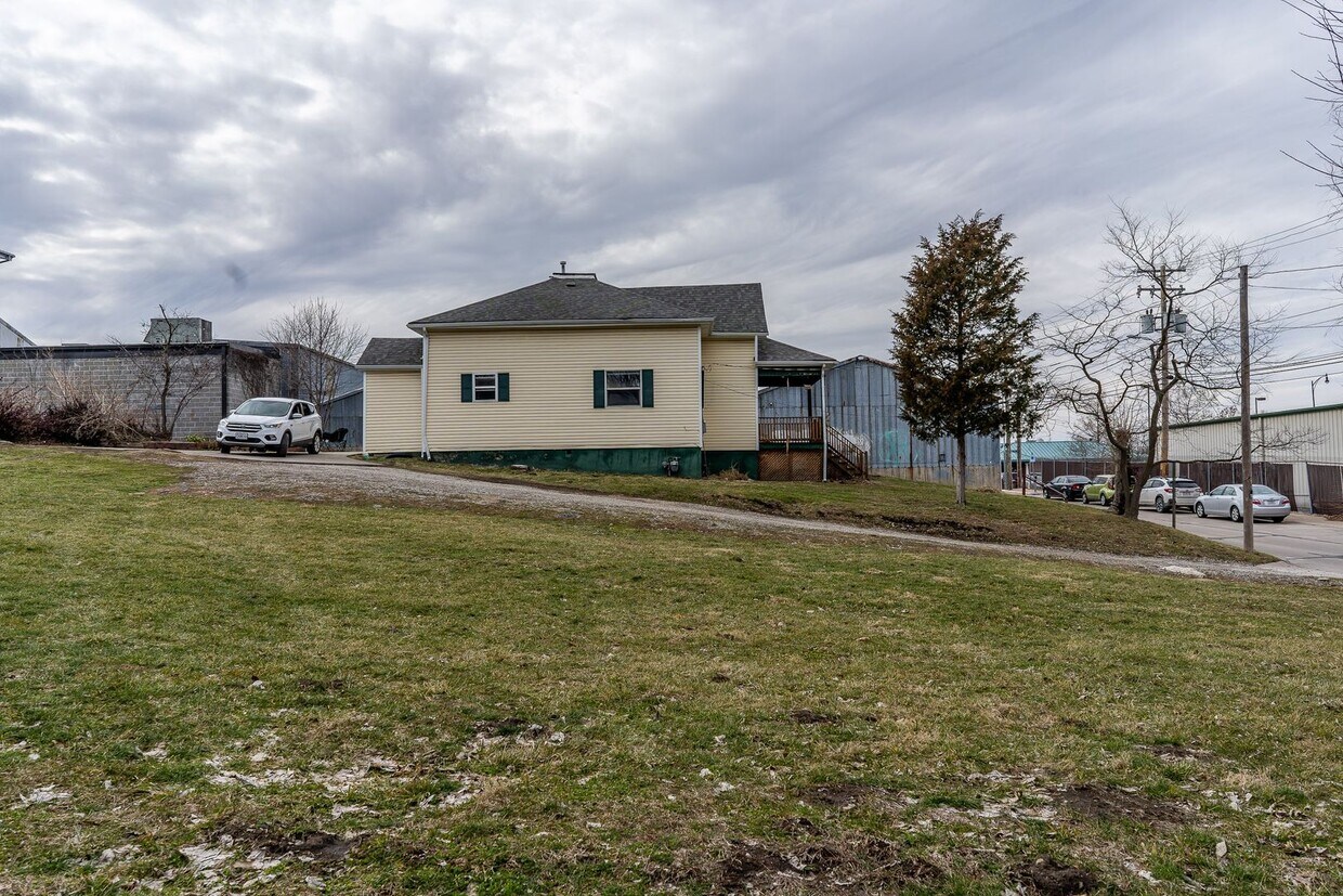 Foto del edificio - 2 bed | 1 bath Home