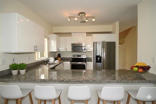 Foto del edificio - 2780 SW 33rd Ave