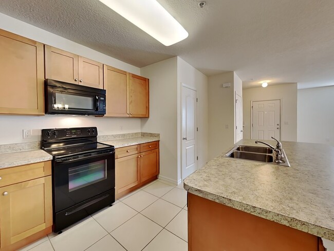 Building Photo - 1628 Hawksbill Ln