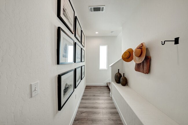 Building Photo - 131 N Un St