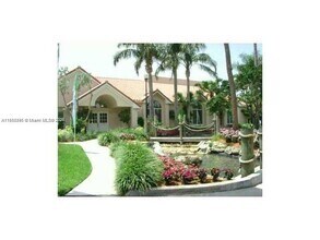 Building Photo - 3390 Pinewalk Dr N