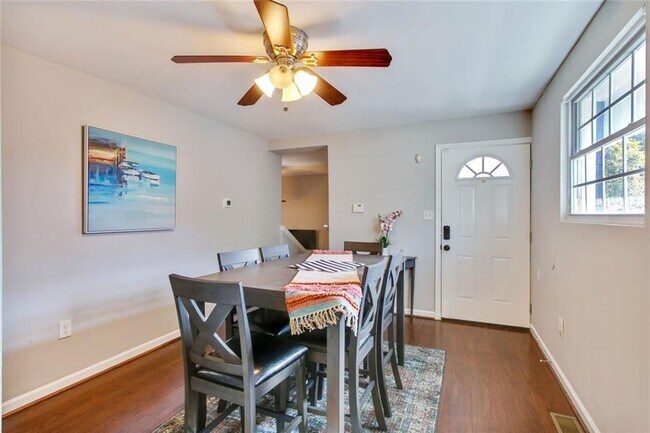 Foto del edificio - 99 Ericson St SE