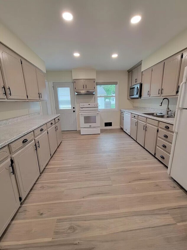 Foto principal - 106 E Harrier St