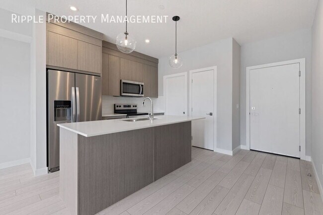 Building Photo - Modern 2 Beds, 1 Baths Apartment/Condo | N...