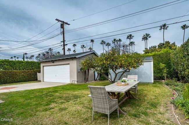 Building Photo - 1329 Solita Rd