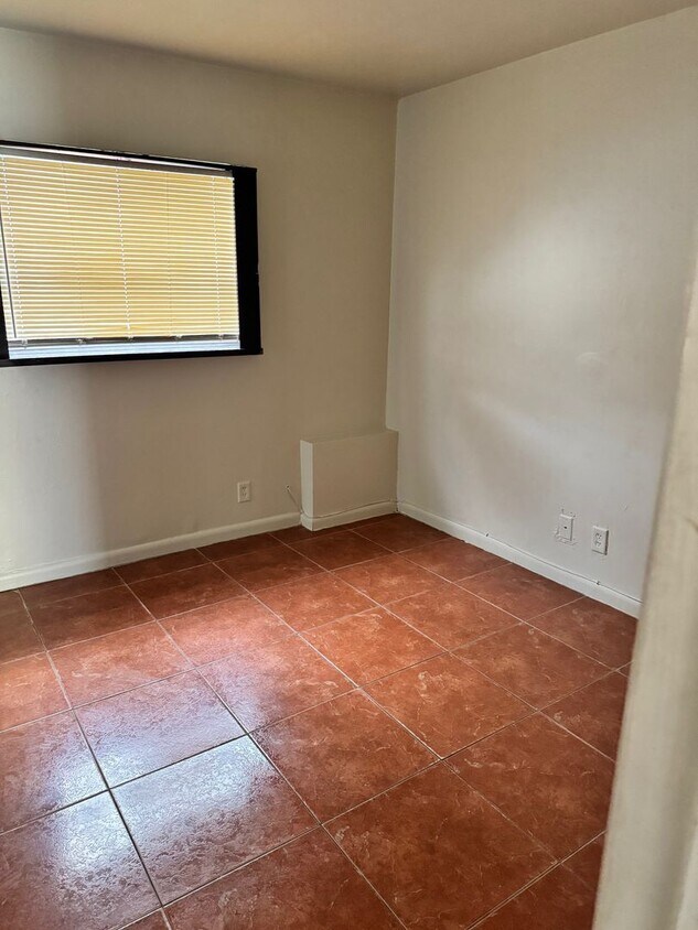 Foto del edificio - 1 BED/ 1 BATH OAKLAND PARK