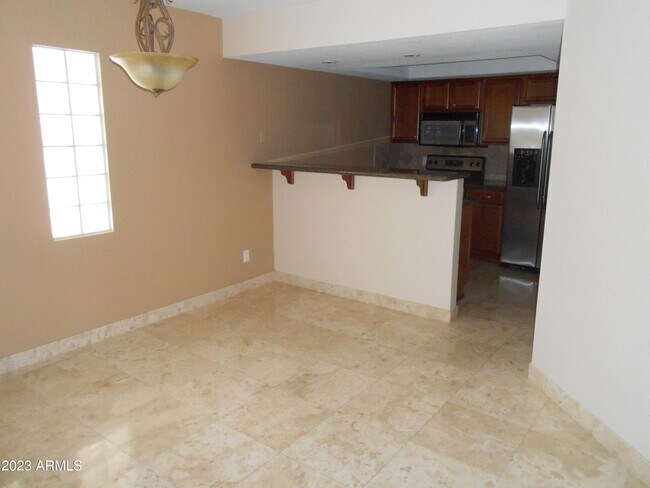 Building Photo - 3235 E Camelback Rd