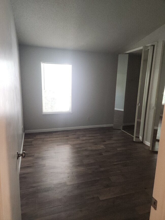 Bedroom - 2303 W Michigan Ave