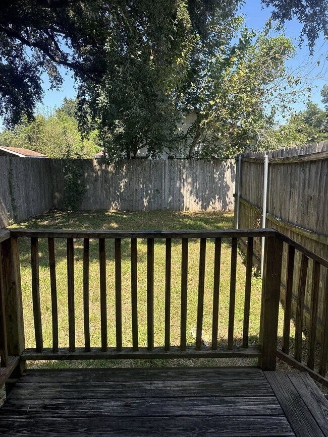 Foto del edificio - 113 Texas St