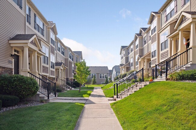 Foto del edificio - 8279 Norwood Ln N