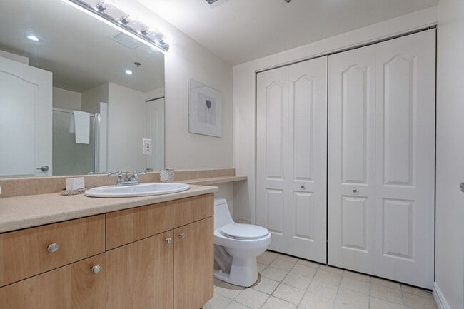 Building Photo - 2757 Rue Saint-Patrick