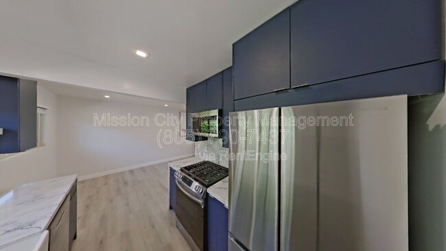 Building Photo - 250 Ash Ave