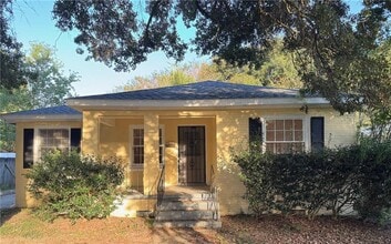 Building Photo - 35 E Chadwick Dr